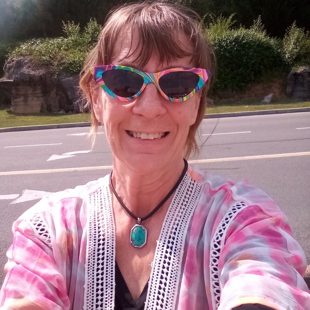 Meet your Posher, Sharon